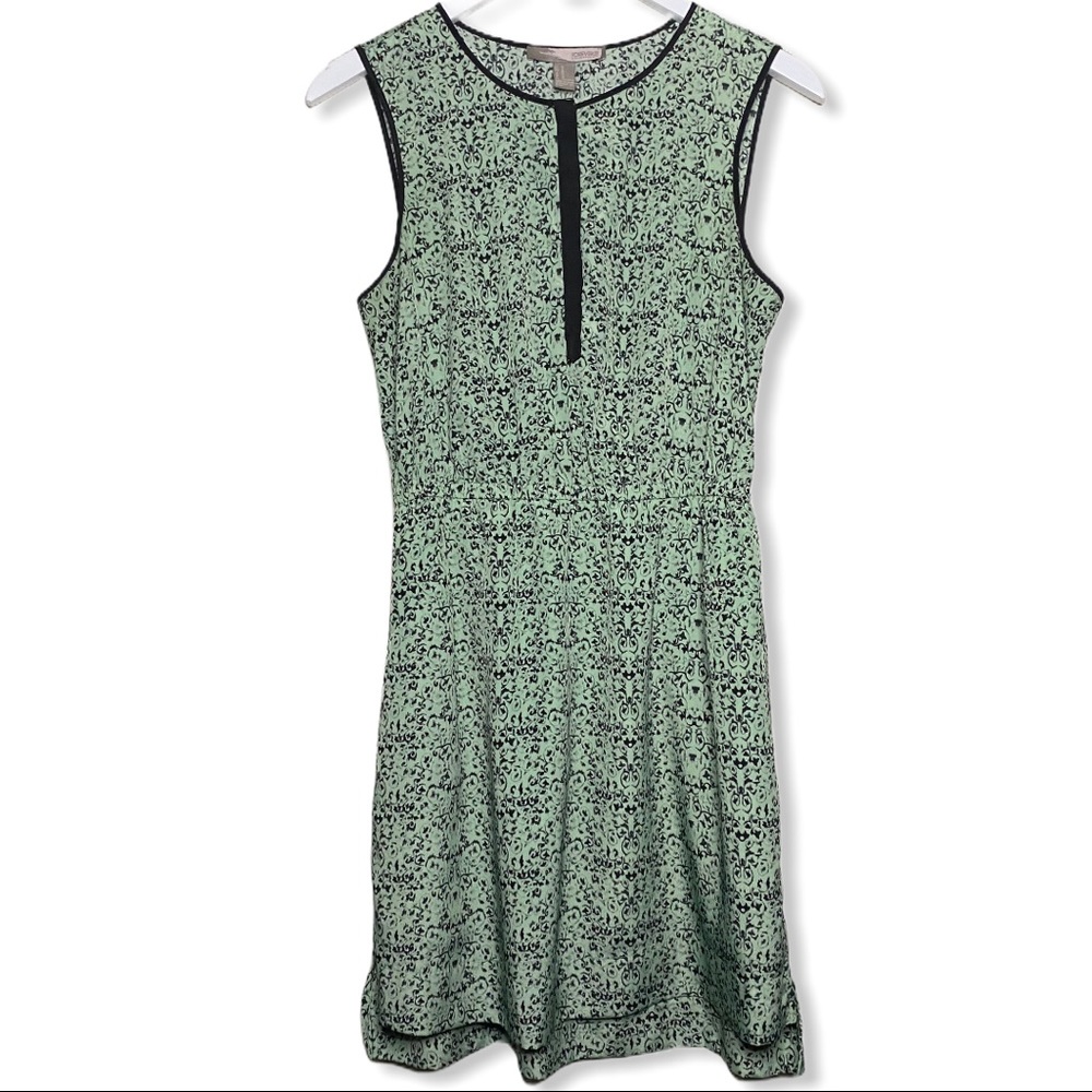 5/$25 | Forever 21 Sleeveless Casual Dress
